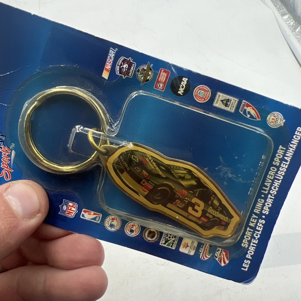 VTG WINCRAFT SPORTS NASCAR RACING DALE EARNHARDT BRASS KEYCHAIN - MADE IN USA - Image 2 of 4