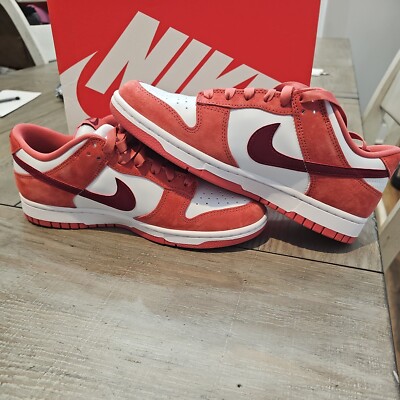 Valentines Nike Dunks Women 9.5 New in box