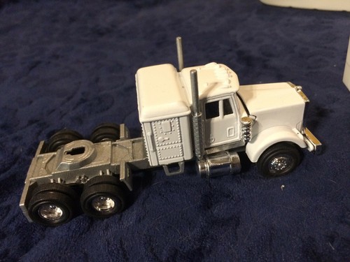 Remolque extraíble y cabina para dormir Regal Service Company 1:64 casi nuevo es - Imagen 3 de 12