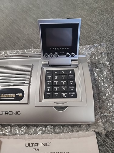 ULTRONIC Desktop AM/FM RADIO With Calendar, Clock, Calculator Tested / Works - Picture 2 of 7