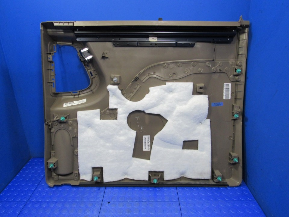 11-20 Caravan Town & Country Rear Left LH Door Panel W/Shade Medium ...