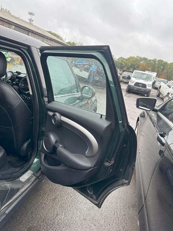 Used Rear Right Door Assembly Rear Side fits: 2015 Mini COOPER HT 4 Dr Rear Righ Foto 2 de 4