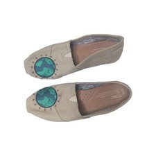 TOMS classic style SZ 7 GIVING EMBROIDERED GLOBE slip on flats moccasins loafer