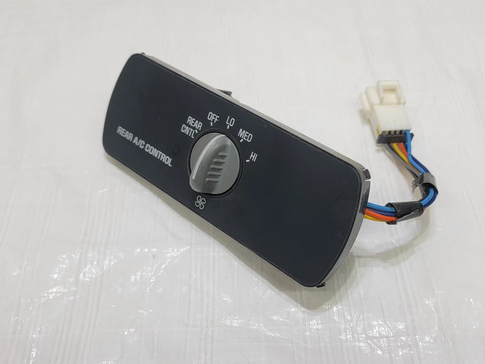 GMC Yukon 1997-2000 calentador de aire acondicionado trasero panel de control de temperatura climática 16209345 Foto 3 de 4