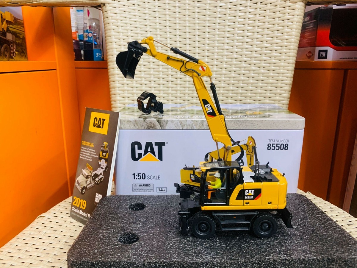 Caterpillar Cat M318F Wheeled Excavator 1/50 Scale DieCast