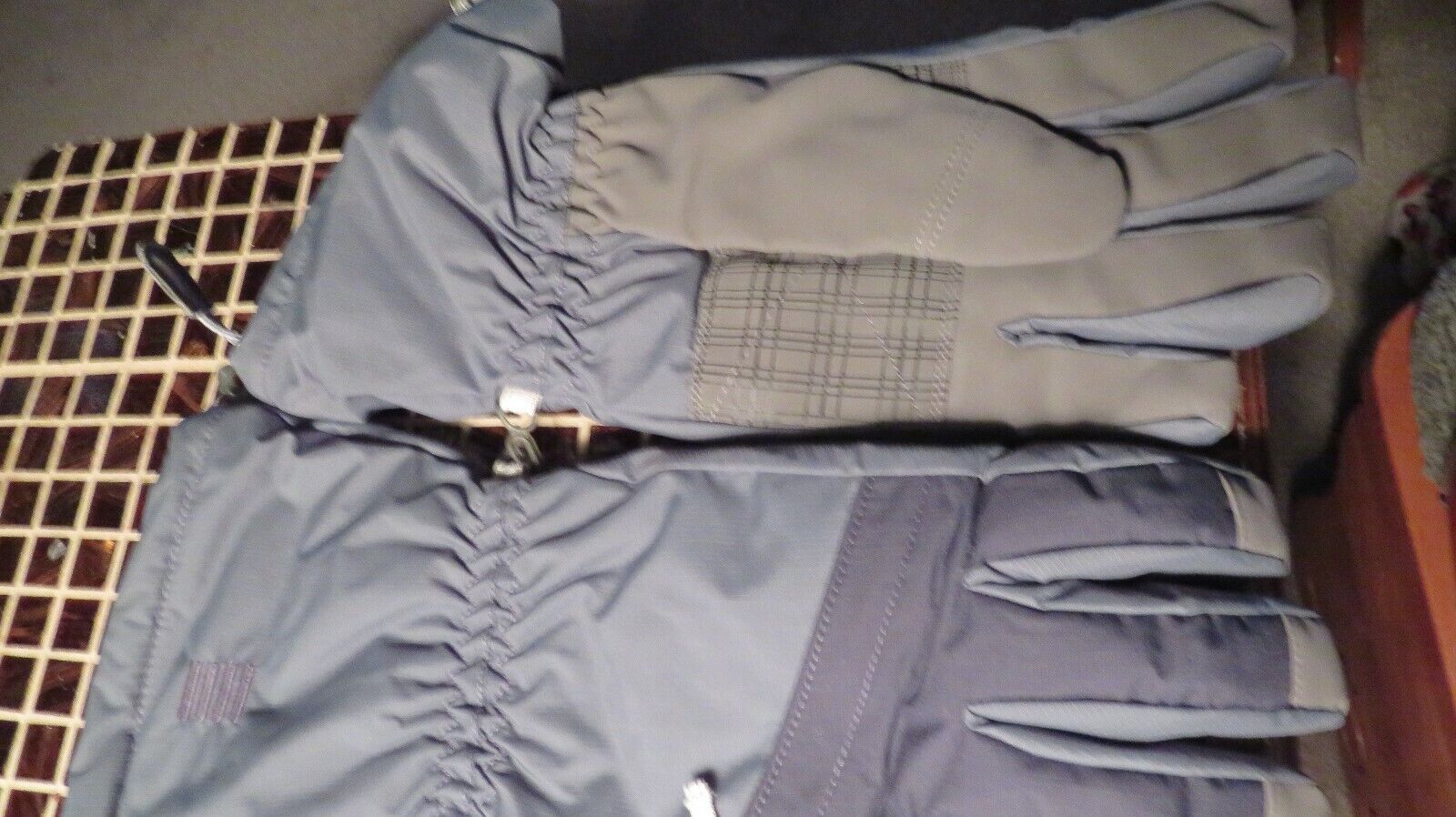 Picture 1 of 2