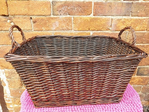 Dark Wicker Basket With Red Liner Wooden Ideal Toys, Storage etc - Picture 9 of 11