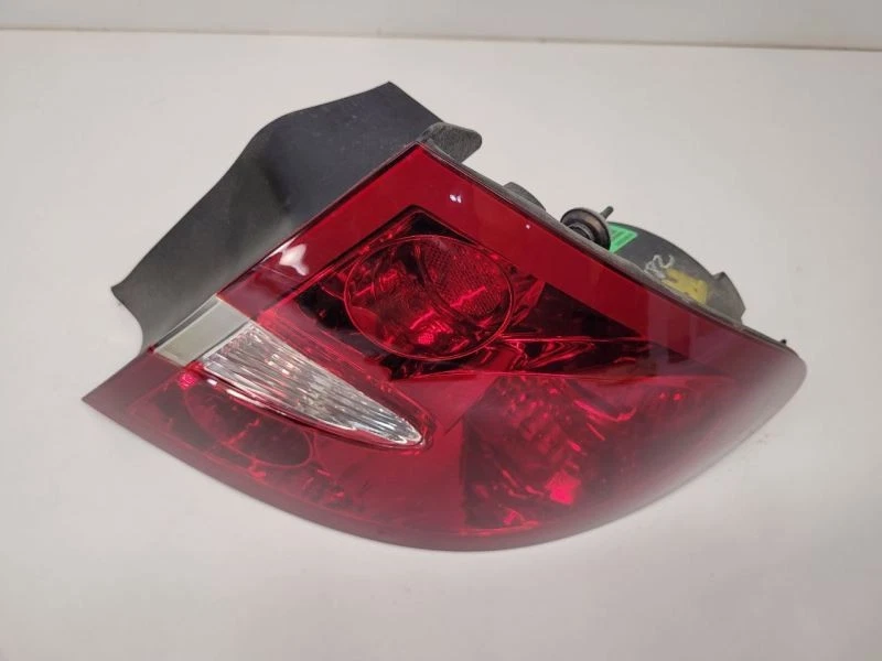 Luz trasera derecha pasajero Buick Allure 2005-2009 15899972 Foto 2 de 4