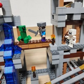 Minecraft LEGO 21118 Mine Shaft Set - Complete, Assembled, with Manuals