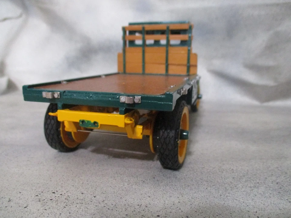 Franklin Mint Precision Models 1916 Mack AC Bulldog Flatbed Truck 1:32 Diecast - Image 3 of 4