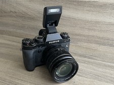 Fujifilm X-T1 Spiegellose Kamera + XF 18-55mm f/2.8-4 Objektiv + Blitz