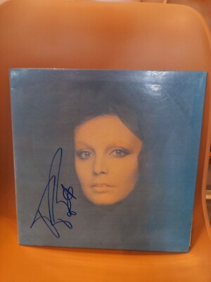 LP ''PER AVER VISTO UN UOMO PIANGERE'' di PATTY PRAVO AUTOGRAFO ORIGINALE