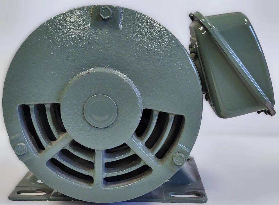 Motor de inducción Hitachi EFOUP 71-1322 90633951 220 V 3,8 A 1710 RPM Foto 3 de 4