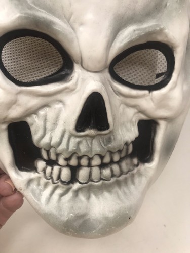 White Skull Skeleton Rubber Halloween Mask Head Strap Scary - Picture 3 of 4