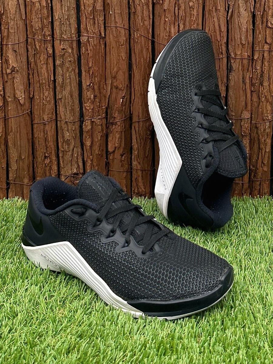 nike tanjun grey and white