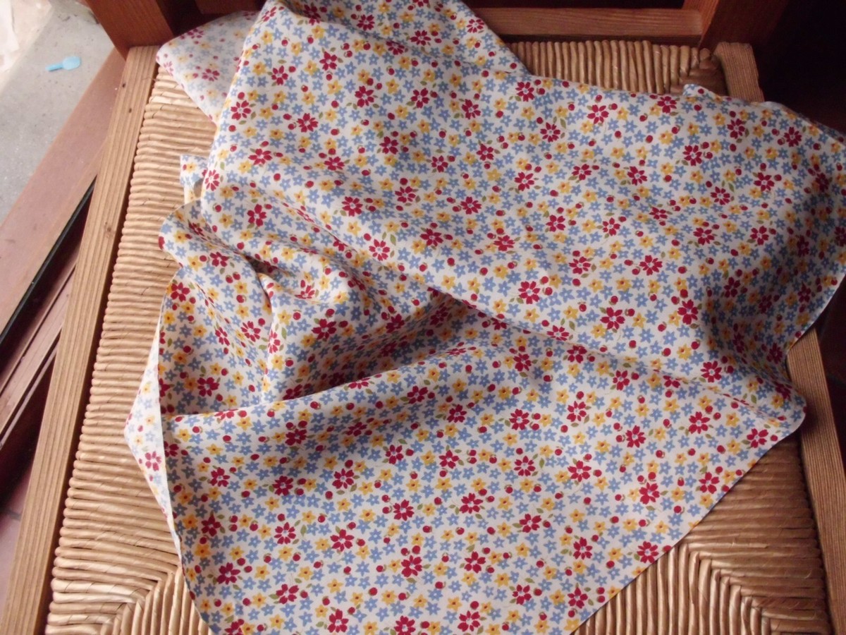 Coupon De Tissu Vintage à Petites Fleurs – Ancien, Lavé – 59 X 64 Cm – Coton Français