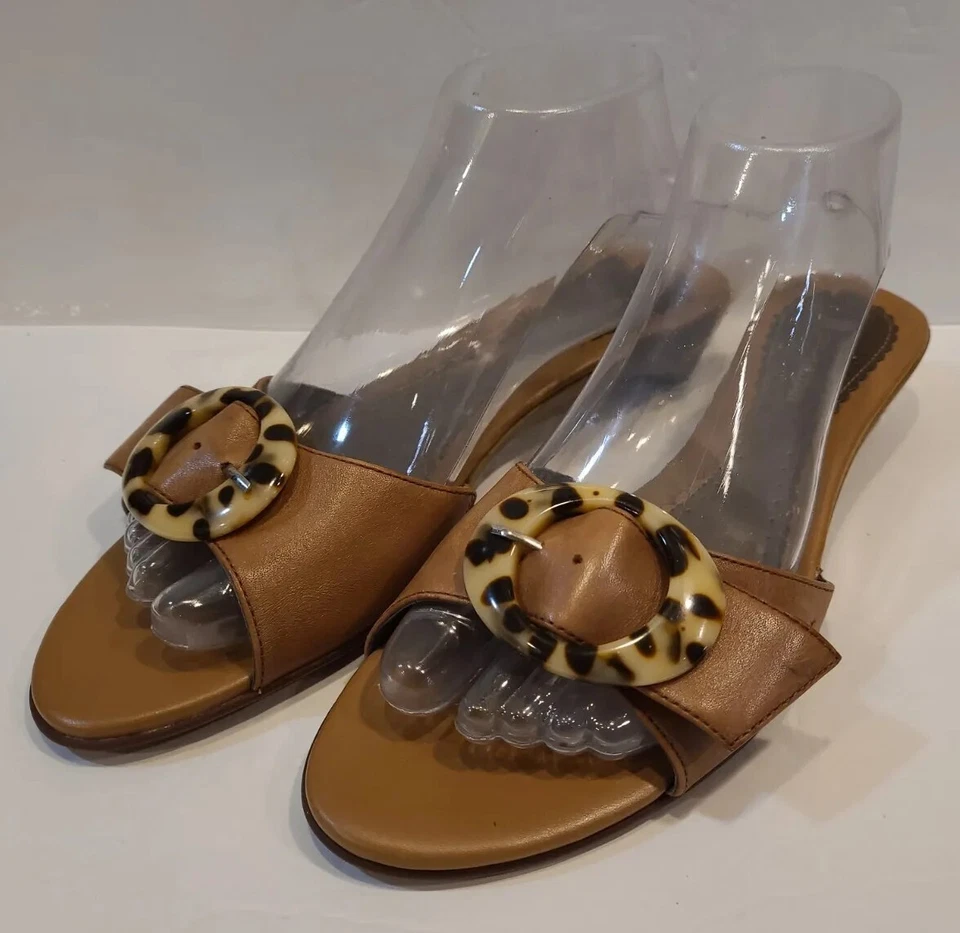 Sandalias Naturalizer 8.5 Animal Print Hebilla Cuero Deslizable Marrón Caramelo Usadas en Excelente Condición Foto 4 de 4