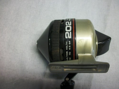 Zebco 202 Spin Cast Rolle - Bild 7 von 12