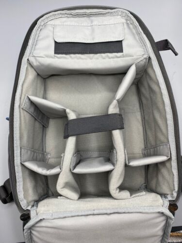 Case Logic Backpack for DSLR Camera and iPad, Gray, Open Box - Picture 3 of 8