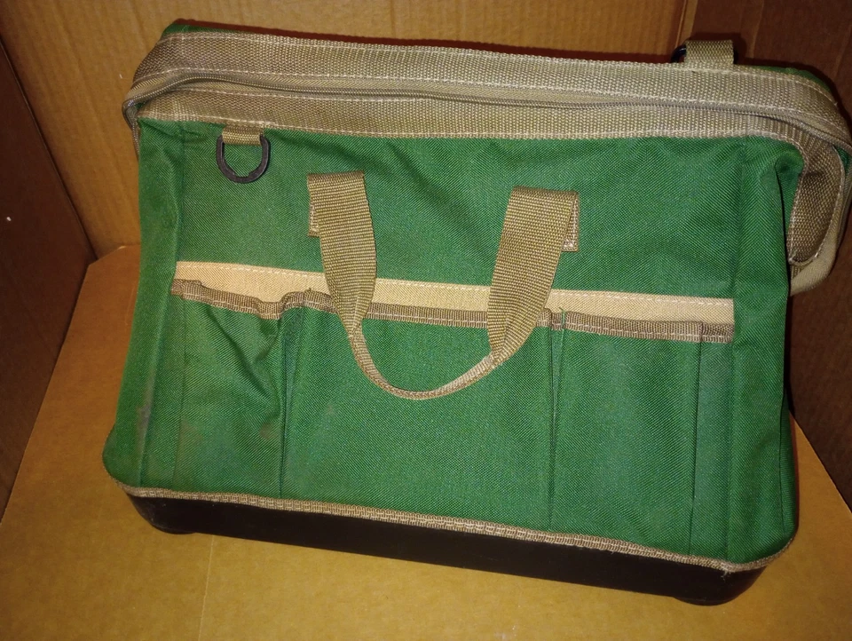 Bolsa de herramientas inferior impermeable de plástico resistente Stanley Foto 3 de 4