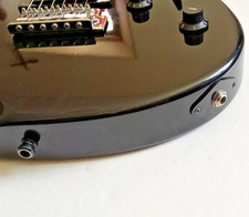 Yamaha ERG121 Guitar 22 frets H-S-H pickups 6-point tremolo