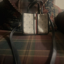 Tommy Hilfiger Small Beige Logo Monogram Tote Zip Crossbody Strap Gold HW