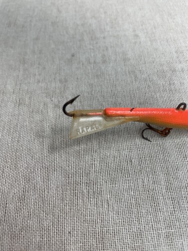 Rapala Jigging Rap 9 Weighted Vintage circles in water to attract fish - Picture 5 of 8