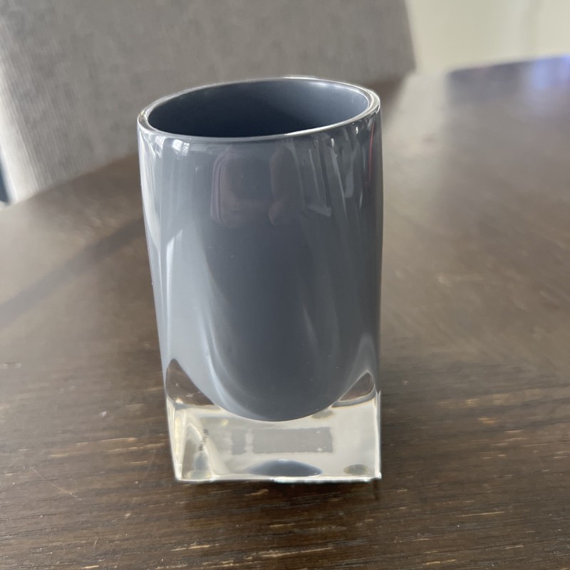 LUCITE  Smoke Gray BATH TUMBLER. New With Tag