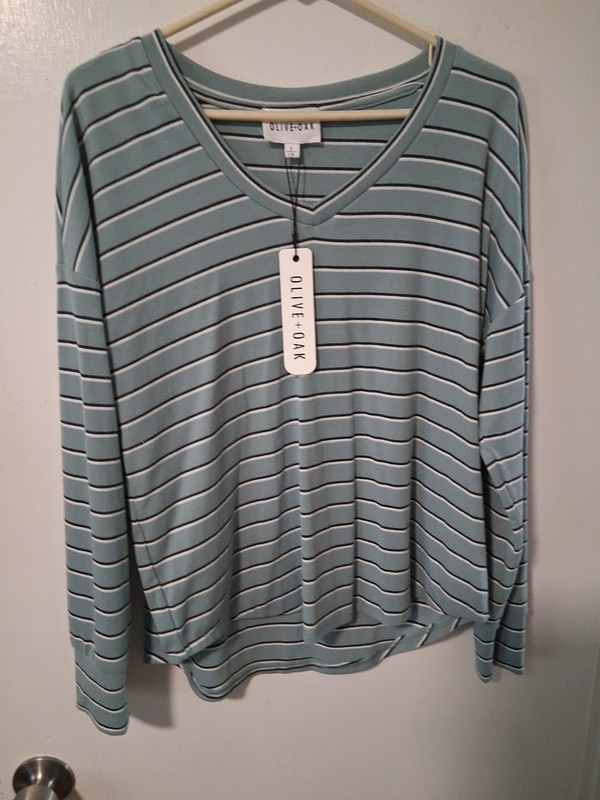 Olive and Oak Women's Top Size Large Gray White Striped