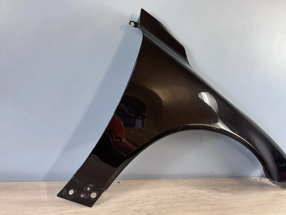 Guardabarros/ala/lado derecho/fuera de juego/negro ámbar/código P 487/2014/ O\S\F Volvo V70/S80 Foto 2 de 4