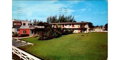 Miami FL Leeward Lodge Linen Postcard Biscayne Blvd 1950s Motel View - Auto