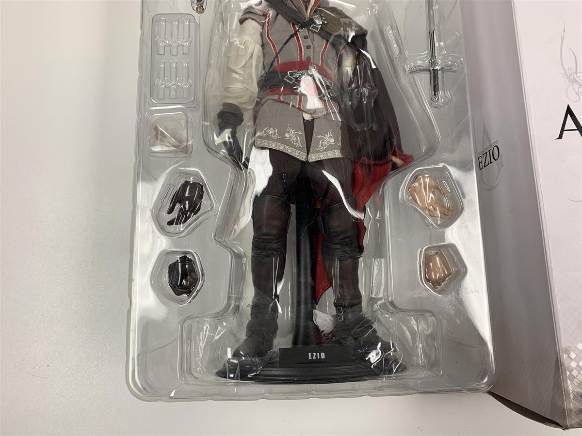 Hot Toys Video Game Master Piece Assassin Creed II Ezio 1/6 Scale