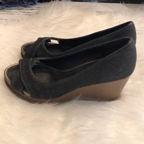 American Eagle denim open toe wedges Women’s Size 6.5 - Image 4 of 4