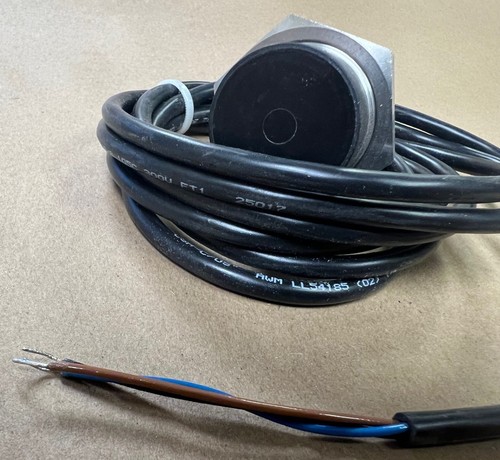 EATON E57P-30UNN22-C2 INDUCTIVE PROXIMITY SENSOR, 10-48V DC, 40HU13, NEW! - Picture 4 of 4