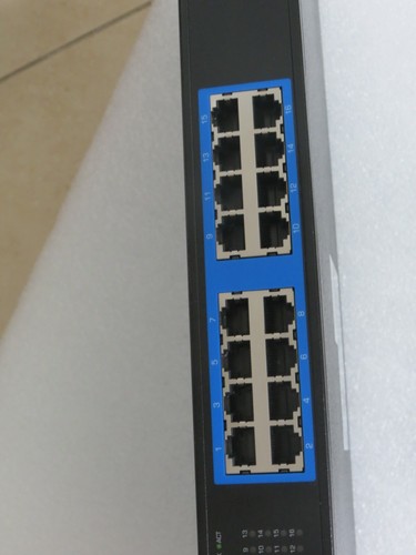 TRENDnet  (TEG-S16g) 16-Ports Rack-Mountable Switch 10/1000 Gigabyte with ears  - Picture 4 of 5