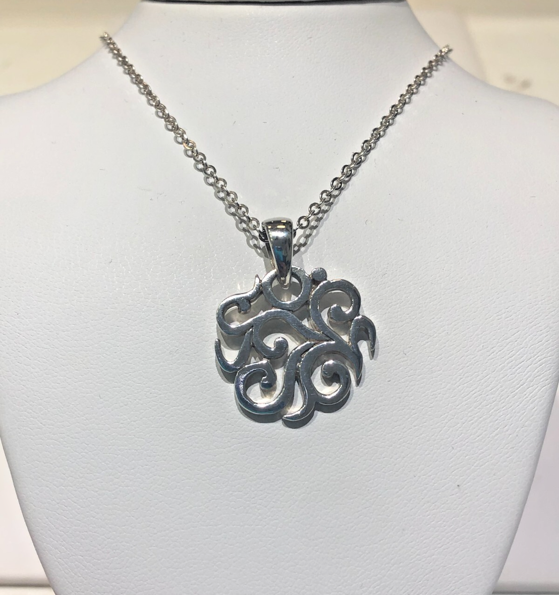 Beautiful Barse Sterling Silver Filigree Pendant with Barse Chain 16-18