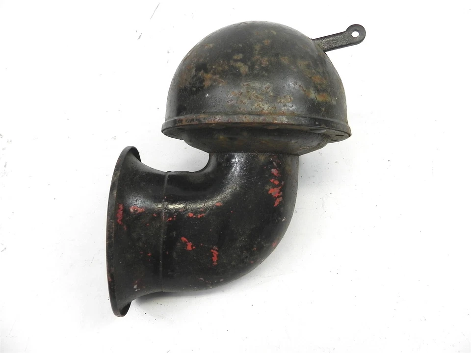 VINTAGE USED 1941 HUPMOBILE BLACK HORN UNTESTED WITH USAGE AND STORAGE WEAR/RUST - Image 2 of 4