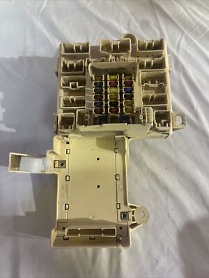 LEXUS IS300 SEDAN Front Driver Left Interior Fuse Block 2001 2002 2003 2004 2005