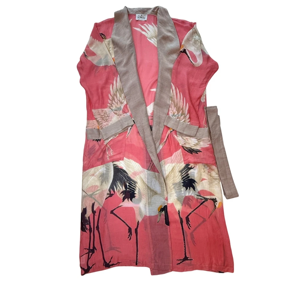 Bata Kimono Cien Estrellas Rosa Grulla con Cinturón Foto 2 de 4