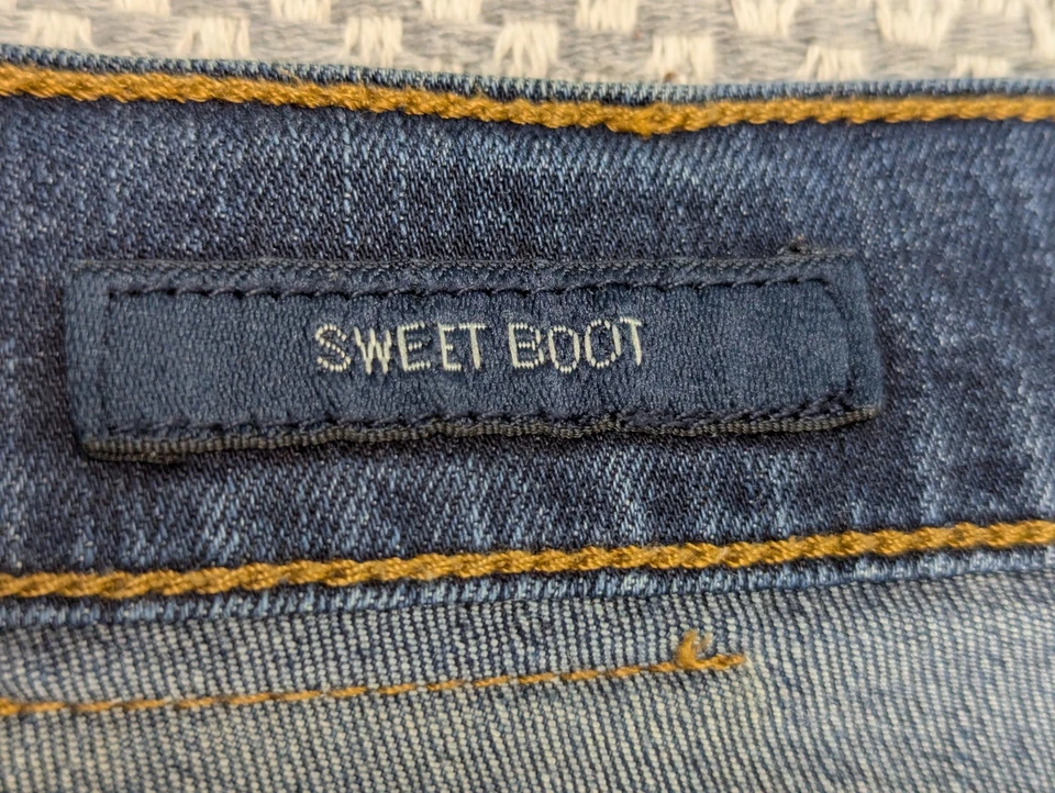 Lucky Brand Sweet Boot Jeans Women's Size 10 30R Medium Wash Mid Rise - Image 3 of 4