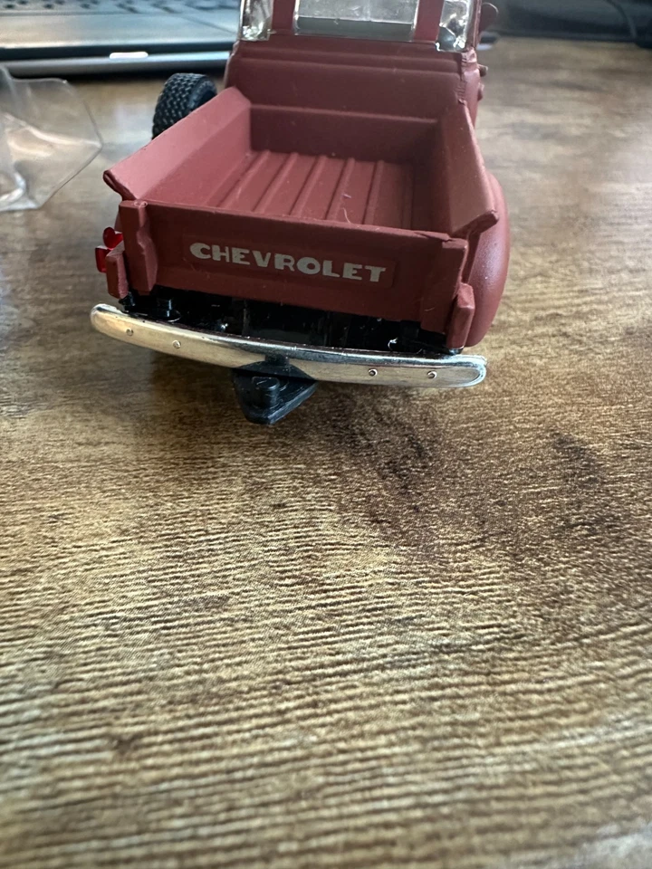 两套 3100 雪佛兰卡车公路冠军哑光棕色和绿色 — 第 2/4 张图片