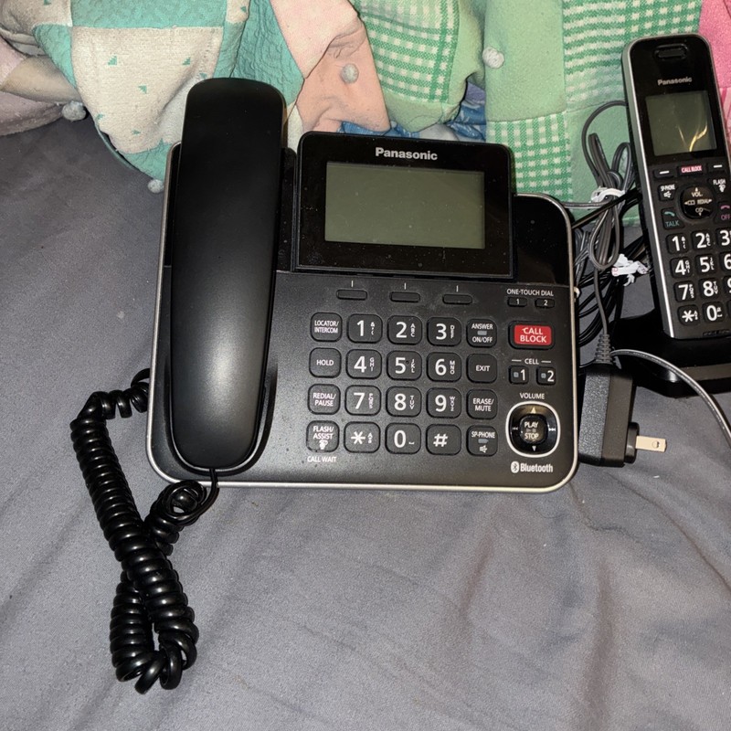 Panasonic KX-TGF880 Bluetooth Corded Phone with Call Block Black Silver+handset