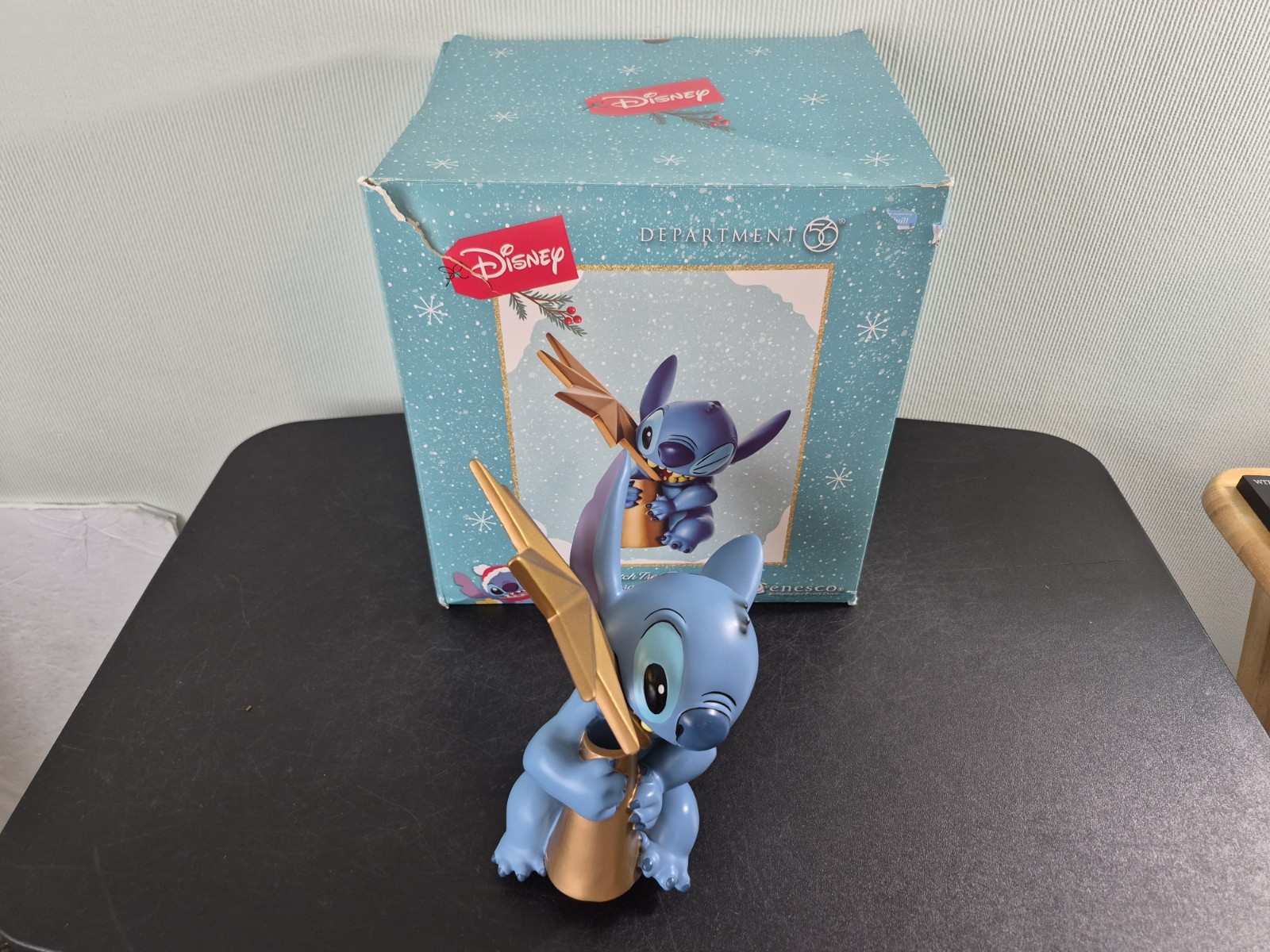 Departamento 56 Topper de árbol de Navidad de resina de piedra estrella mordida Disney Stitch