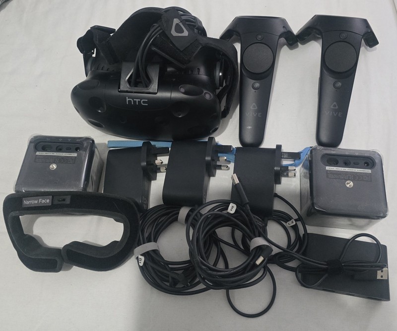 HTC Vive VR Headset Kit System Virtual Reality Complete Set