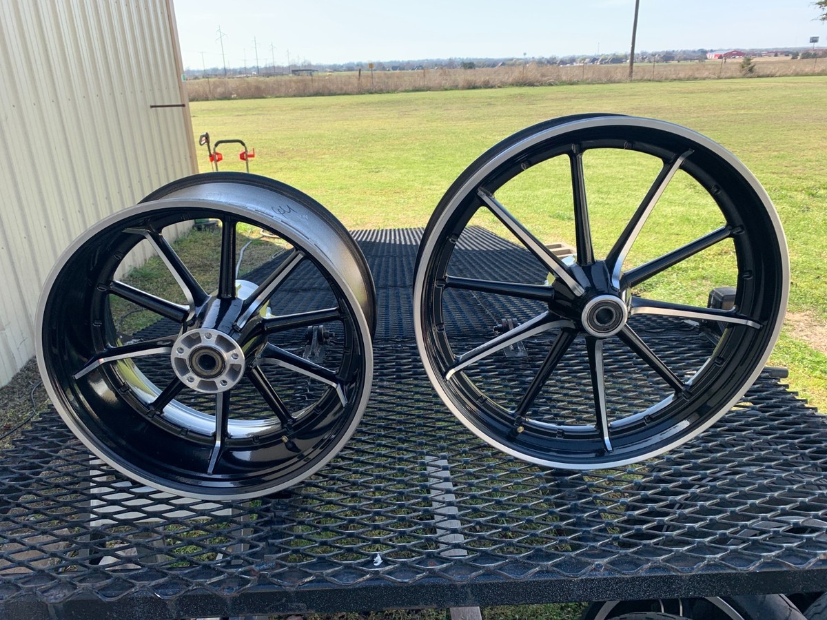 20代のフリマ 【HarleyDavidson】 2013-17 Harley-Davidson Softail Breakout Wheels FXSB Front and