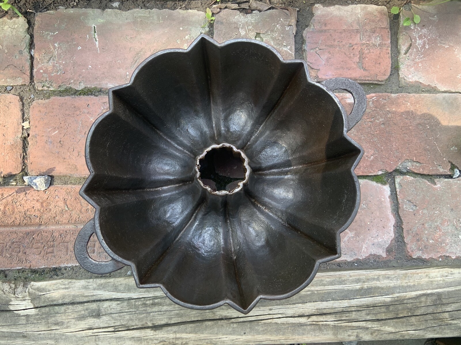 Unmarked Cast Iron Bundt Pan Cake eBay