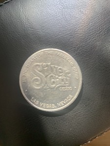 1-Oversized-42mm-Silver-City-Casino-Free-Play-Token-Las-Vegas-Nevada-Aluminum