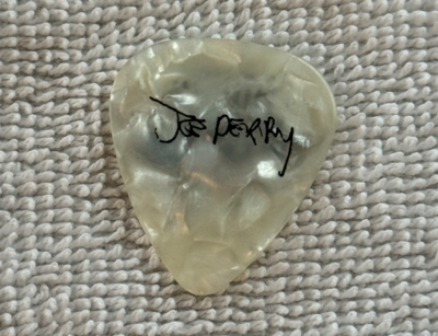 AERSOMITH JOE PERRY SIGNATURE GUITAR PICK GUITAR HERO CONCERT TOUR