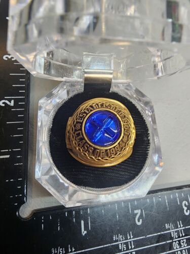 Size 10 - 1994 MARVEL X-MEN XAVIER INSTITUTE CLASS RING W/ BOX AND CASE