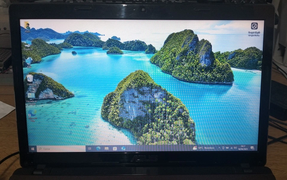 Notebook Asus X53S i7-2630 8 Gb ddr HD 760 GB 15,6" vga 2 Gb - Immagine 2 di 4